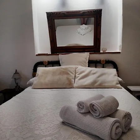 Casa Basilia Homestay *