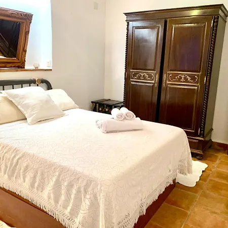 Casa Basilia Homestay *